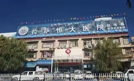 西藏拉萨：开辟游客快检通道，确保游客放心无忧离拉