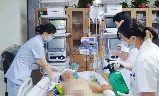 体温“爆表”！长沙一工人晕倒在地，送进医院时体温达42℃以上
